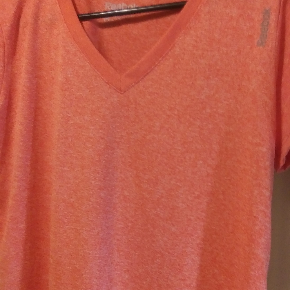Nwot Reebok tee